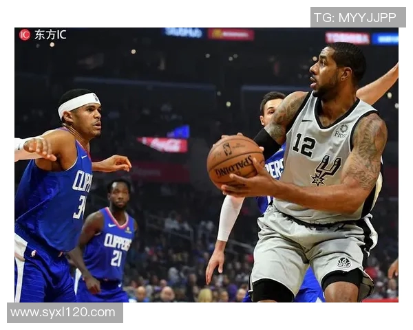 德罗赞领衔马刺对决快船展现全能球技与团队配合的精彩较量